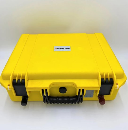 Аккумулятор BatteryCraft Lifepo4 36V 135Ah BMS 100 A c Bluetooth (желтый корпус) - фото 2 - id-p177365946