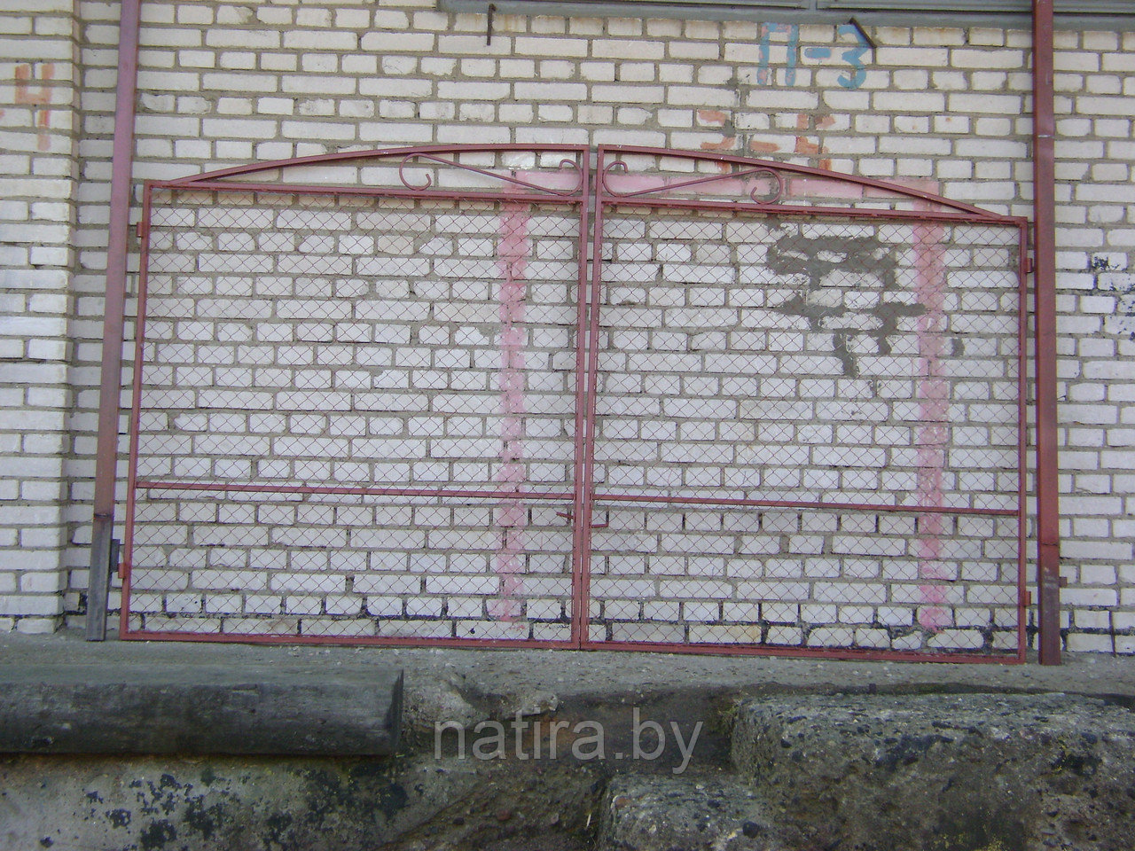 Распашные ворота из сетки Рабицы 3*1,5м, с цельной аркой. - фото 2 - id-p45783831
