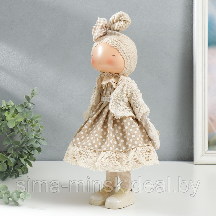 Кукла интерьерная "Малышка в бежевом платье в горох, с цветочком" 39х12,5х17 см - фото 4 - id-p177495330