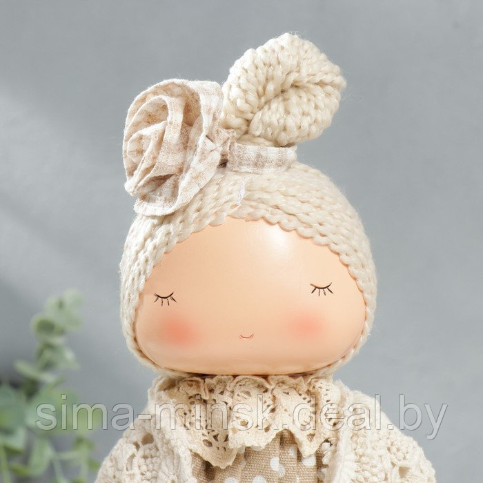 Кукла интерьерная "Малышка в бежевом платье в горох, с цветочком" 39х12,5х17 см - фото 5 - id-p177495330