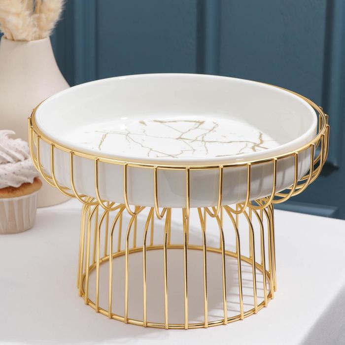Подставка для десертов керамическая на металлической подставке «Богема. Gold», 26×16,5 см, цвет белый - фото 1 - id-p177022780