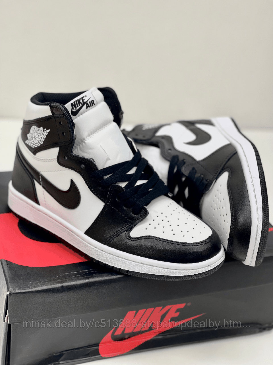 Кроссовки Nike Air Jordan 1 Retro High OG Black White - фото 2 - id-p177618484