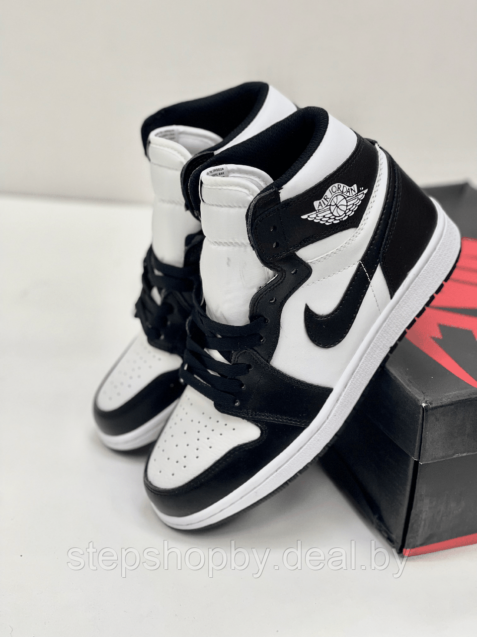 Кроссовки Nike Air Jordan 1 Retro High OG Black White - фото 3 - id-p177619496