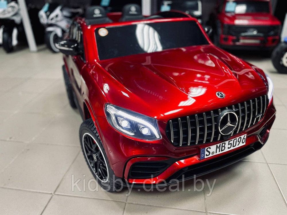 Детский электромобиль RiverToys Mercedes-Benz GLC63 S 4WD H111HH (вишневый глянец) Лицензия Полноприводной - фото 5 - id-p167077475