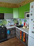 Угловая кухня из готовых модулей с фасадами из акрилового пластика, фото 3