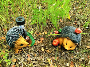 Набор Садовых фигур из полистоуна Ежик с фонарем  и Ежик с яблоками