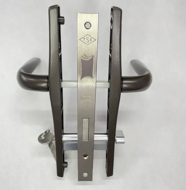 Комплект замка (фурнитуры) с сердцевиной ключ-барашек для калитки цвет-RAL8019 - фото 1 - id-p178037064