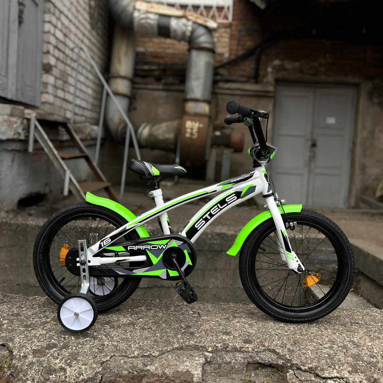 Велосипед детский Stels Arrow 16" V020 белый/зеленый