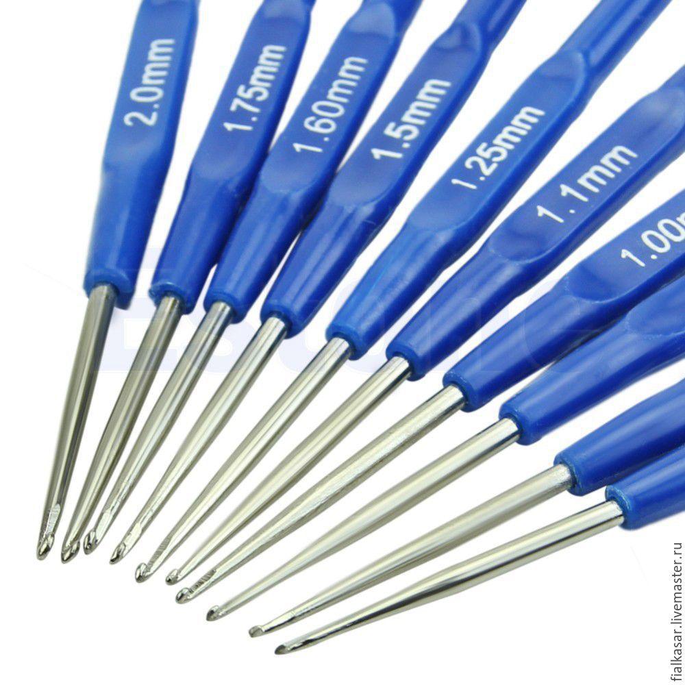 Крючок для вязания 2,5 мм с пластиковой синей ручкой