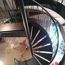 Каркас прочной винтовой лестницы с ограждением в стиле лофт 5