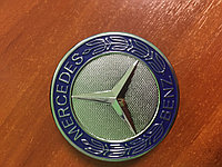 Эмблема MERCEDES на капот  Диаметр : 55мм. Цвет синий, с пружинкой сзади,   302069