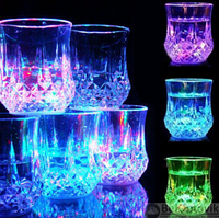 Светящийся стакан с цветной Led подсветкой дна COLOR CUP 200ML