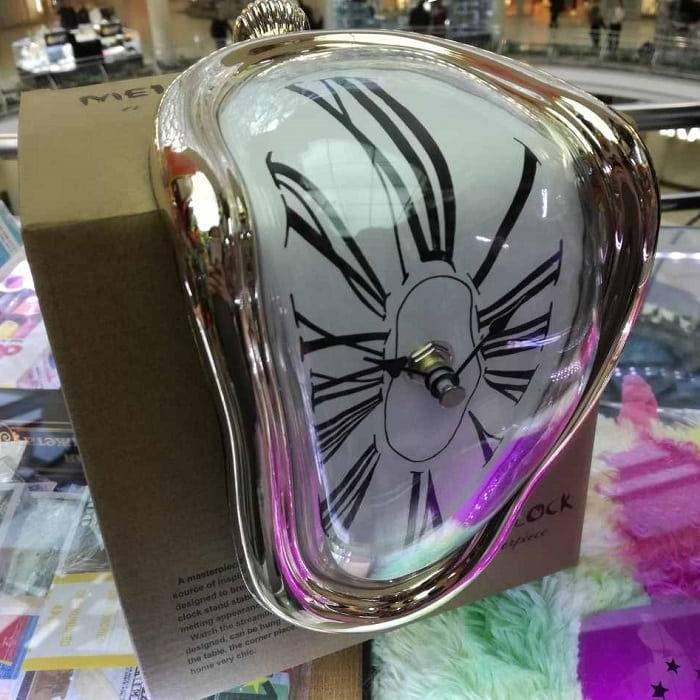 Стекающие часы С. Дали «Melting Clock» золотистые - фото 3 - id-p69938775
