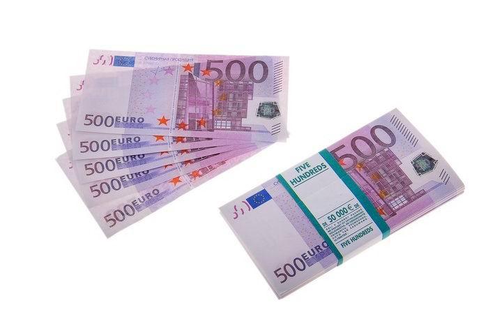 Пачка сувенирных купюр 500 евро