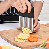 Фигурный кухонный нож NAC Knife для волнистой нарезки сыра, фруктов, овощей Красный, фото 2