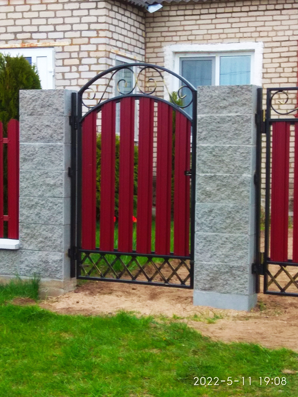 Кованая калитка с штакетником №24