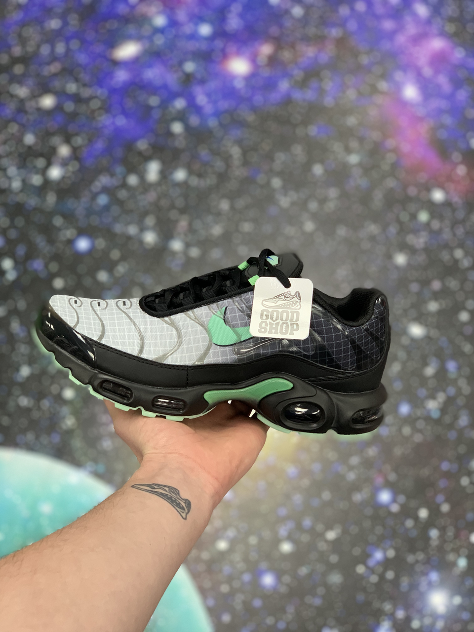 Кроссовки Nike Air Max TN+ Green Glow - фото 1 - id-p179988897