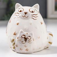 Сувенир керамика "Пухлый кот с котёнком" 8,4х7,6х8,5 см