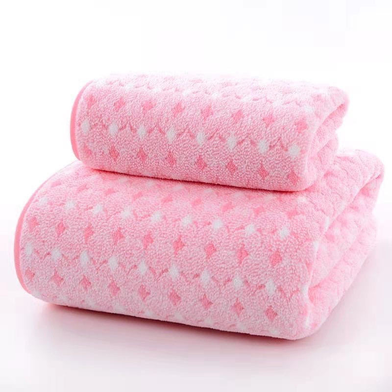 Набор полотенец банное и для лица в подарочком мешочке (ромбы, сердца розовый)