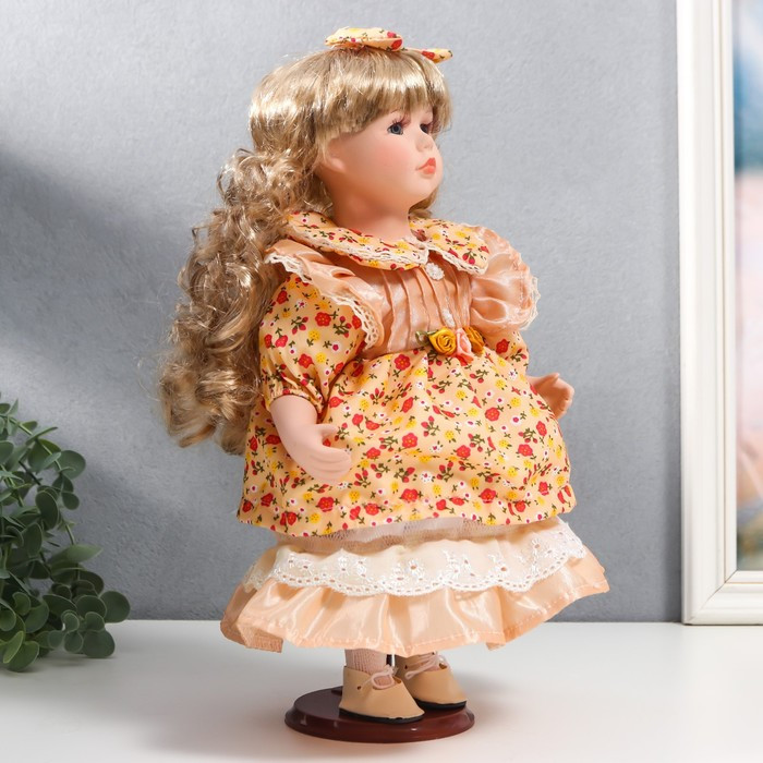 Кукла коллекционная керамика "Тося в кремовом платье с цветочками, с бантом в волосах" 30 см 75861 - фото 2 - id-p180240067