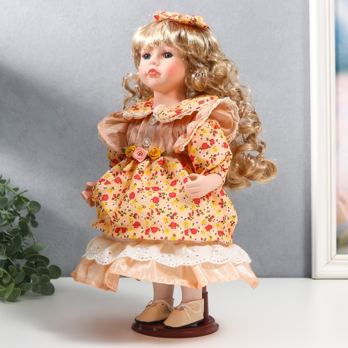 Кукла коллекционная керамика "Тося в кремовом платье с цветочками, с бантом в волосах" 30 см 75861 - фото 3 - id-p180240067
