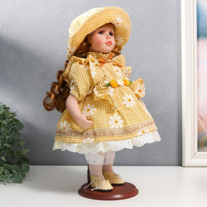 Кукла коллекционная керамика "Маша в жёлтом платье в клетку с ромашками, в шляпке" 30 см - фото 2 - id-p180240069