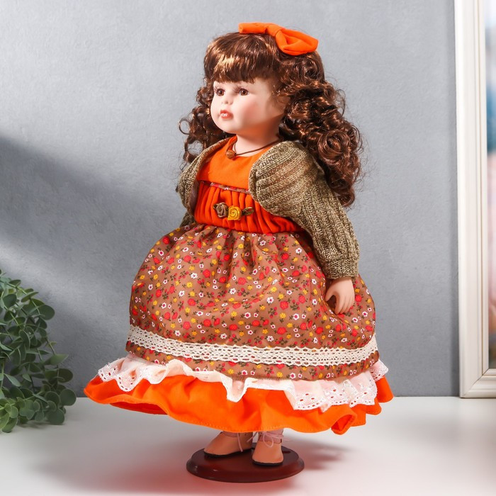 Кукла коллекционная керамика "Вера в платье с мелкими цветами и горчичном джемпере" 40 см - фото 3 - id-p180240073