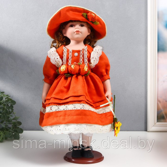 Кукла коллекционная керамика "Вера в ярко-оранжевом платье и шляпе с розами" 40 см