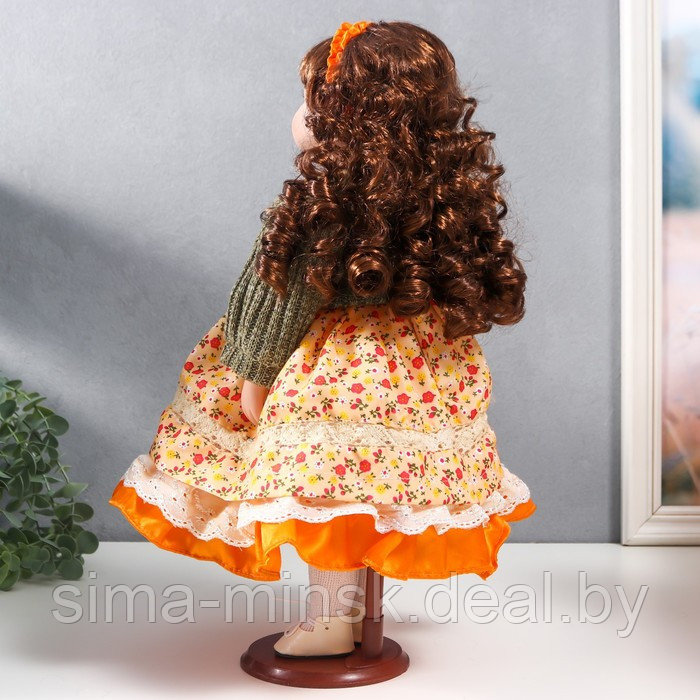 Кукла коллекционная керамика "Вера в платье с мелкими цветами и зелёном джемпере" 40 см - фото 4 - id-p180254714