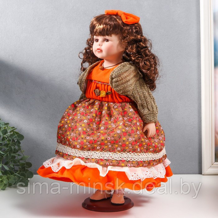 Кукла коллекционная керамика "Вера в платье с мелкими цветами и горчичном джемпере" 40 см - фото 3 - id-p180254715