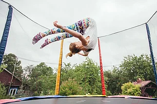 Батут Sundays Acrobat-D183 (с ограждением, разноцветный), фото 2