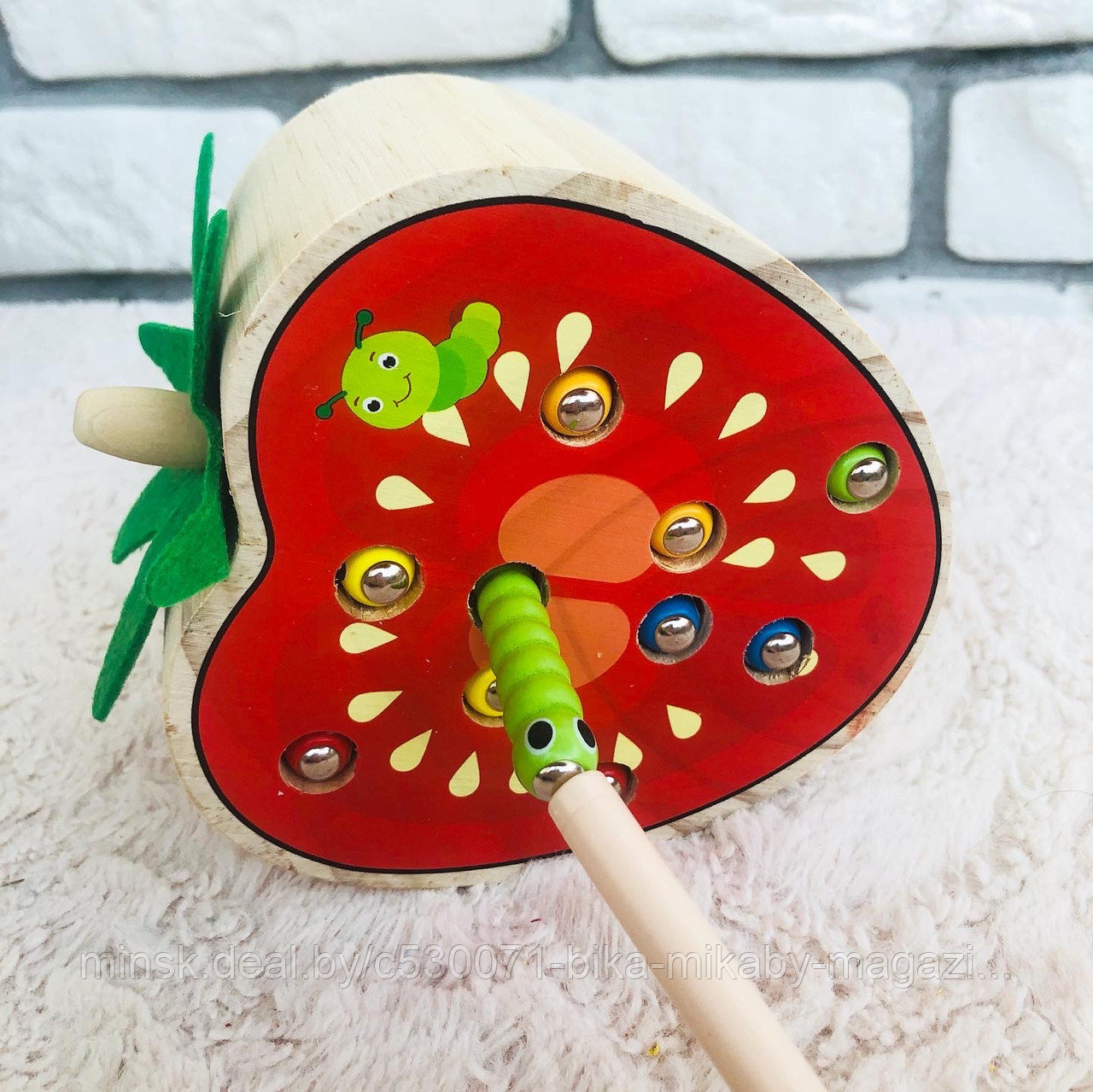 Деревянная развивающая игрушка магнитная рыбалка с червячками (клубничка, яблоко и груша) - фото 4 - id-p180393029