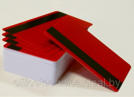 Пластиковые карты красные, тонированные в массе, HiCo 14613, 1 уп. (265 шт.) - фото 1 - id-p133923015