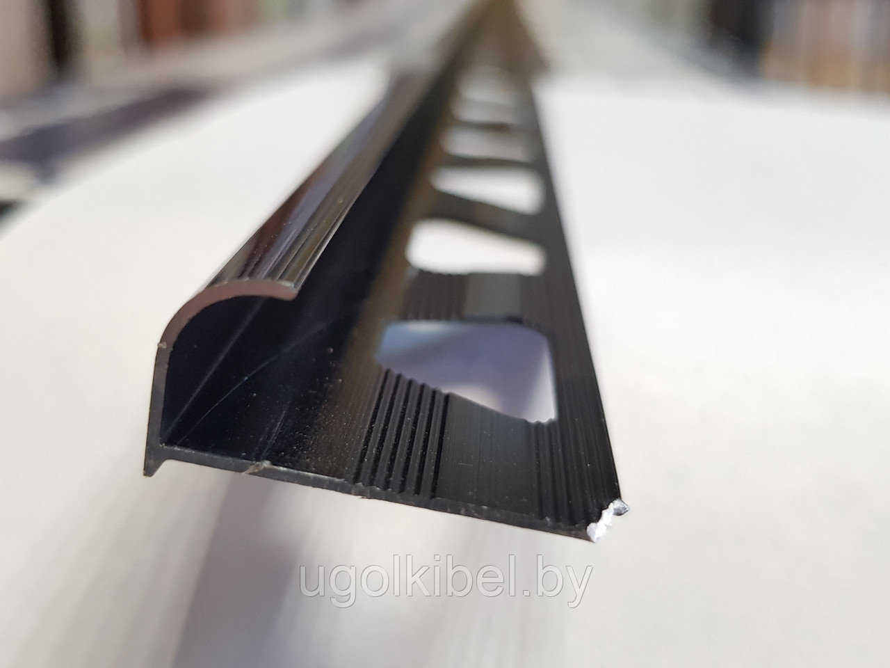 Уголок для плитки алюминиевый полукруглый 10 мм, ЧЕРНЫЙ глянец 270 см - фото 3 - id-p180879844
