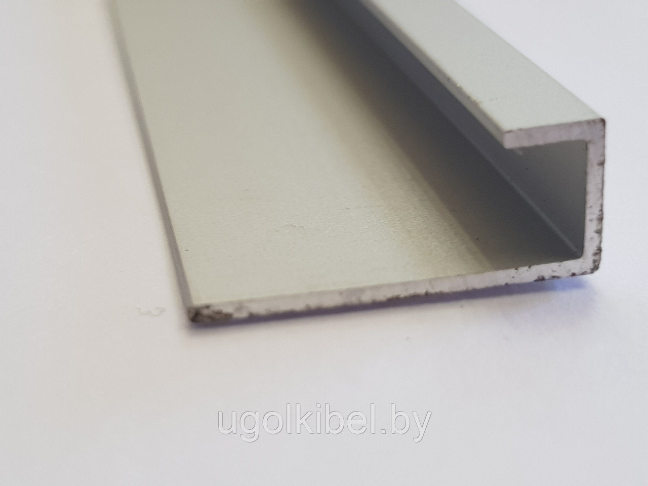 П - профиль для стекла (окончание), алюминиевый 5 мм, анод. серебро матовый 270 см - фото 1 - id-p180879871