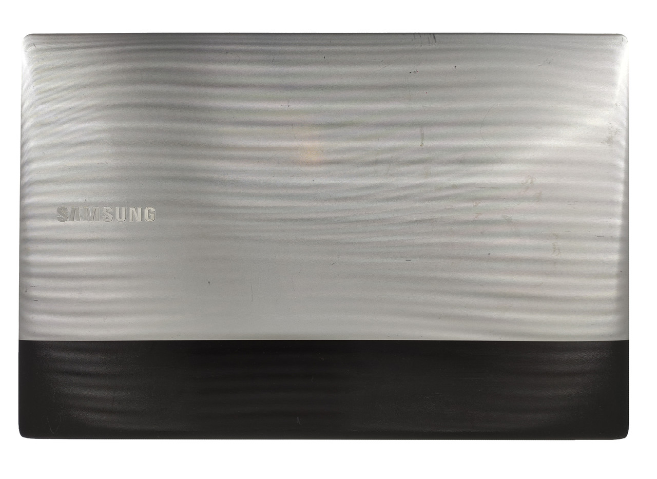 Крышка матрицы Samsung RV515, серебристая с черным (с разбора) - фото 1 - id-p181170816