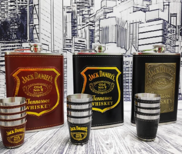 Подарочный набор Jack Daniels: фляжка 255 мл, 4 стопки и металлическая воронка M-39 - фото 4 - id-p181174701