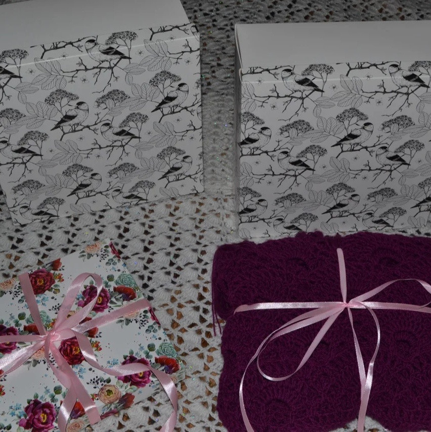 Подарочный набор" Маме "- платок с кистями теплый вязаный крючком - фото 1 - id-p114057891