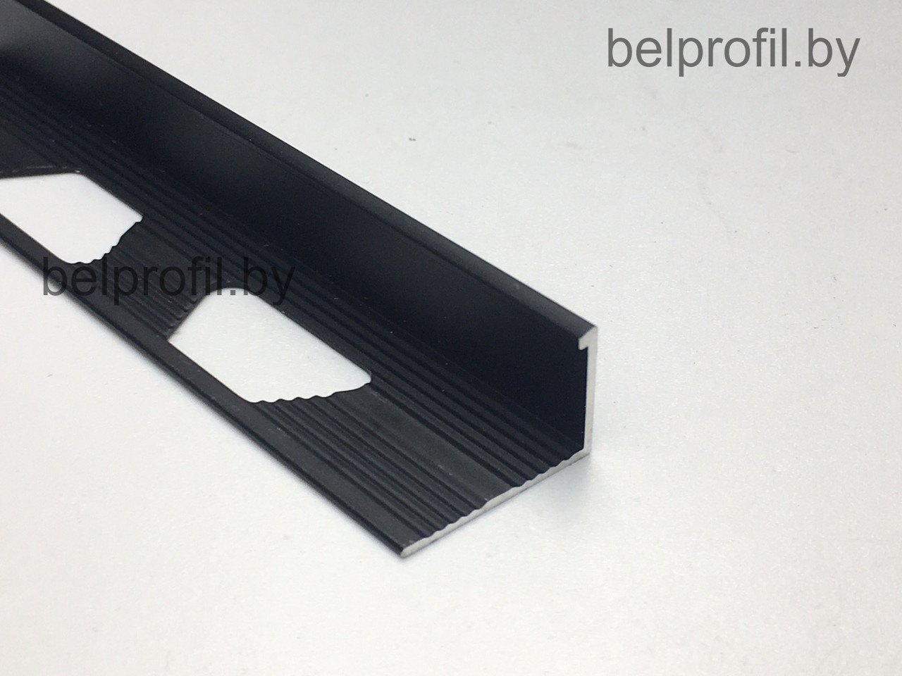Уголок для плитки L-образный 8 мм, цвет черный матовый 270 см