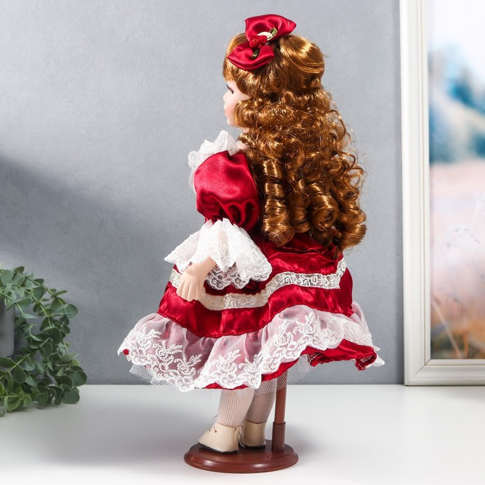 Кукла коллекционная керамика "Наташа в бордовом платье с рюшами, с бантом в волосах" 40 см - фото 5 - id-p181641323