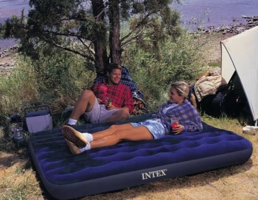 Двуспальный надувной матрас Intex (152х203х25)см с насосом и двумя подушками - фото 3 - id-p181712860