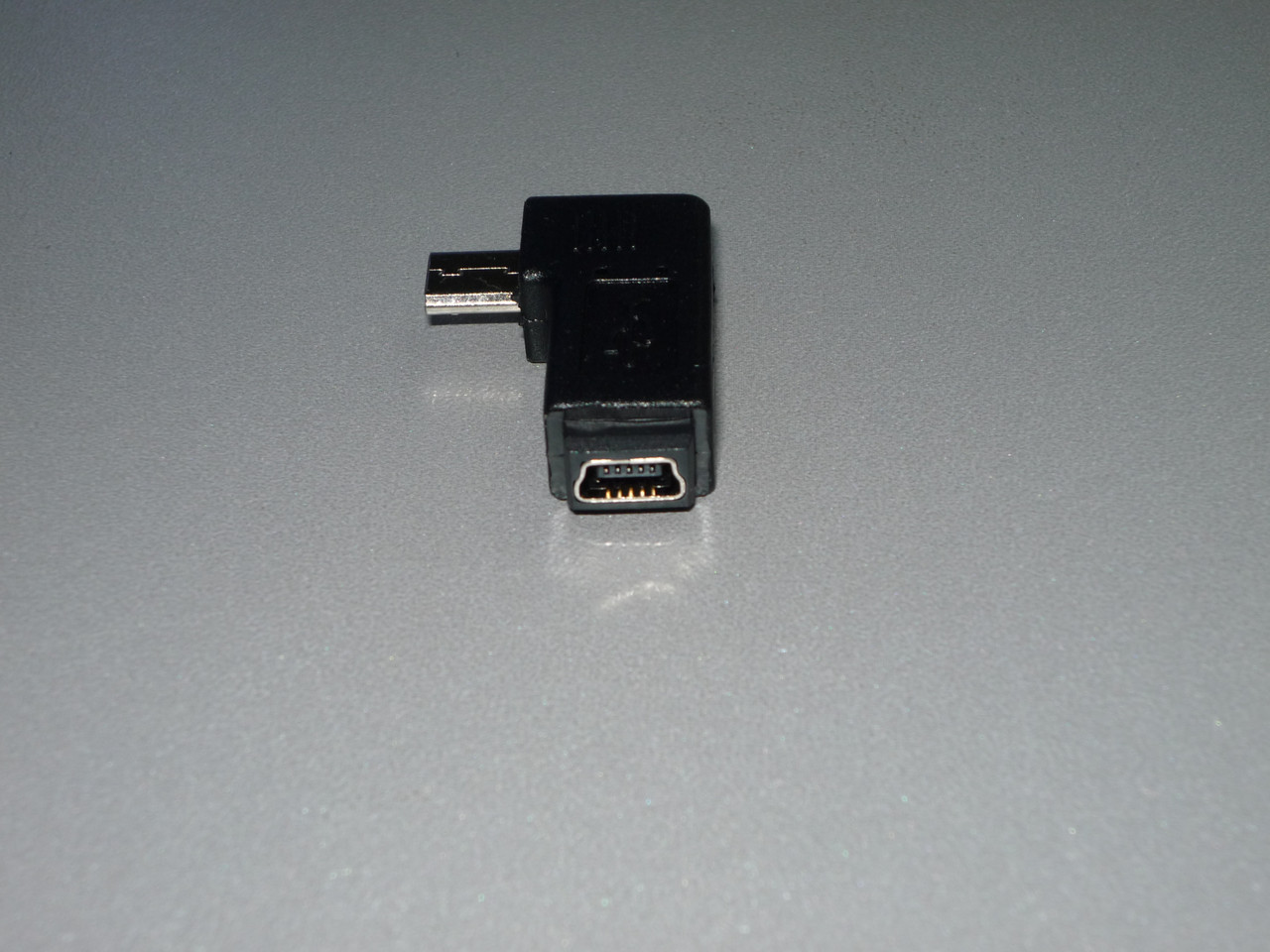 Переходник miniUSB (гнездо)-microUSB (штекер), угловой (90 градусов), направленный влево - фото 4 - id-p181580351