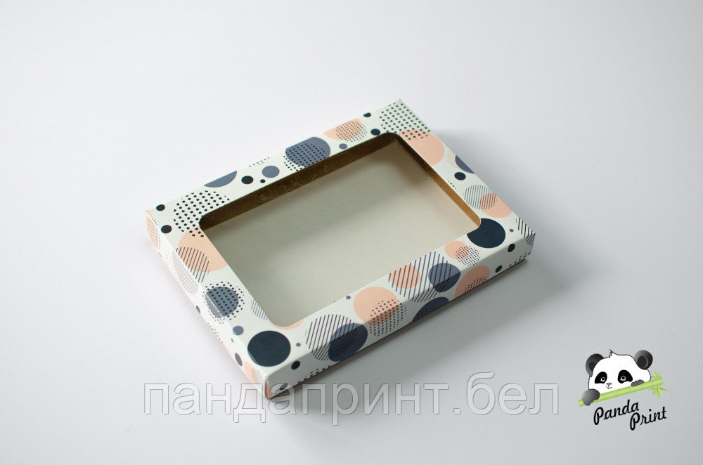 Коробка с прозрачным окном 220х160х30 Цветные круги (крафт дно)