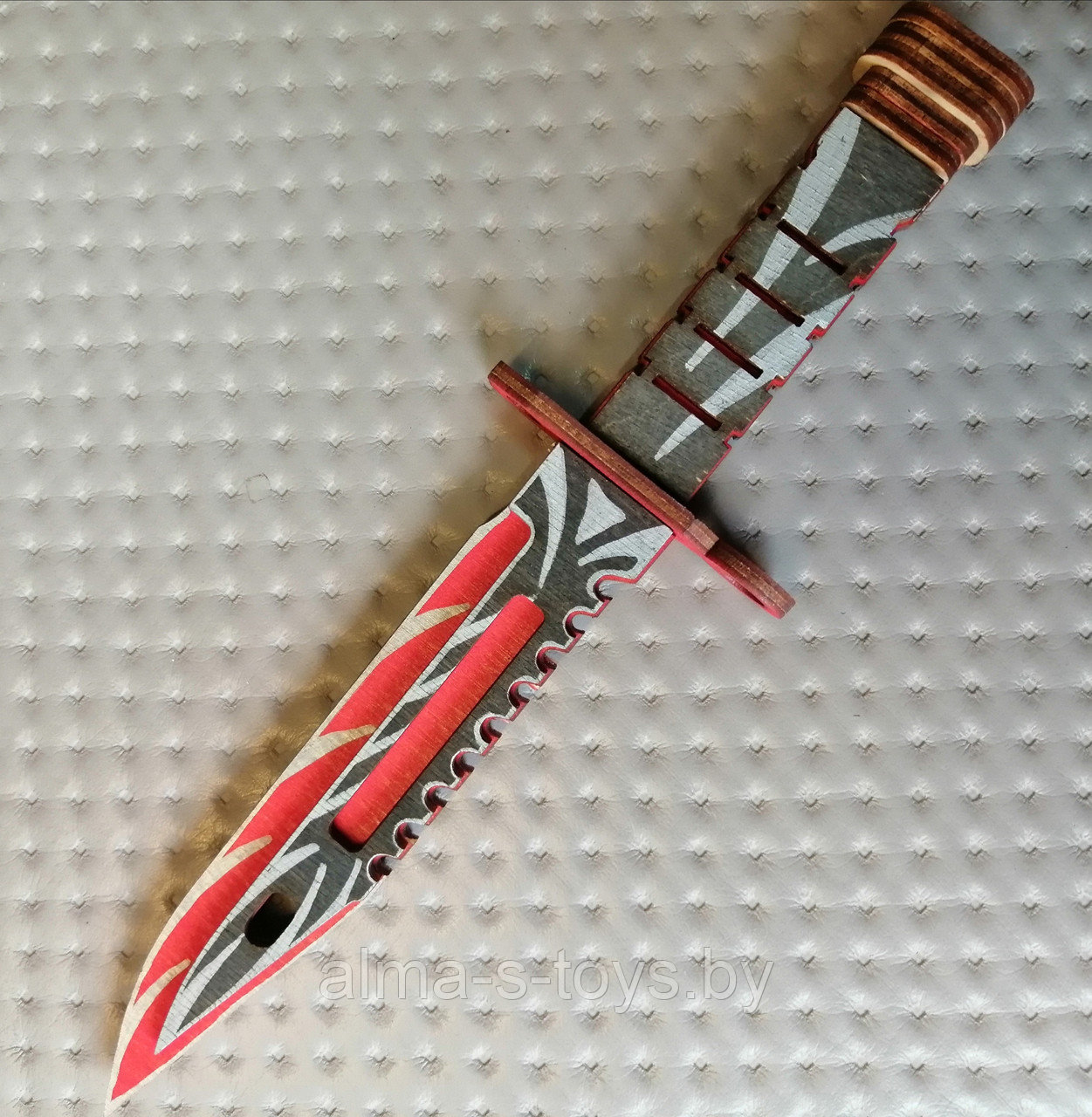 Нож деревянный М9 Красно - чёрный с серебром