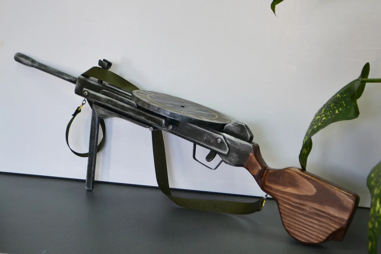 Пулемет Дегтярева деревянный - фото 1 - id-p183836131