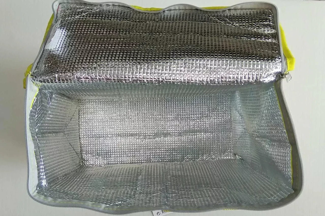 Сумка-холодильник Cooler Bag с замком-молнией ( 34x16xH.36см ) (жёлтый) - фото 3 - id-p158821816