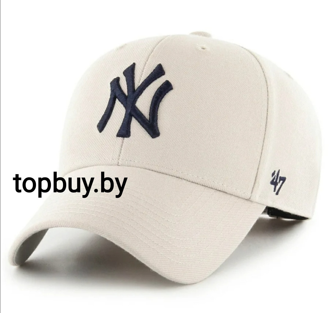 Бейсболка с логотипом "NY", молочного цвета.