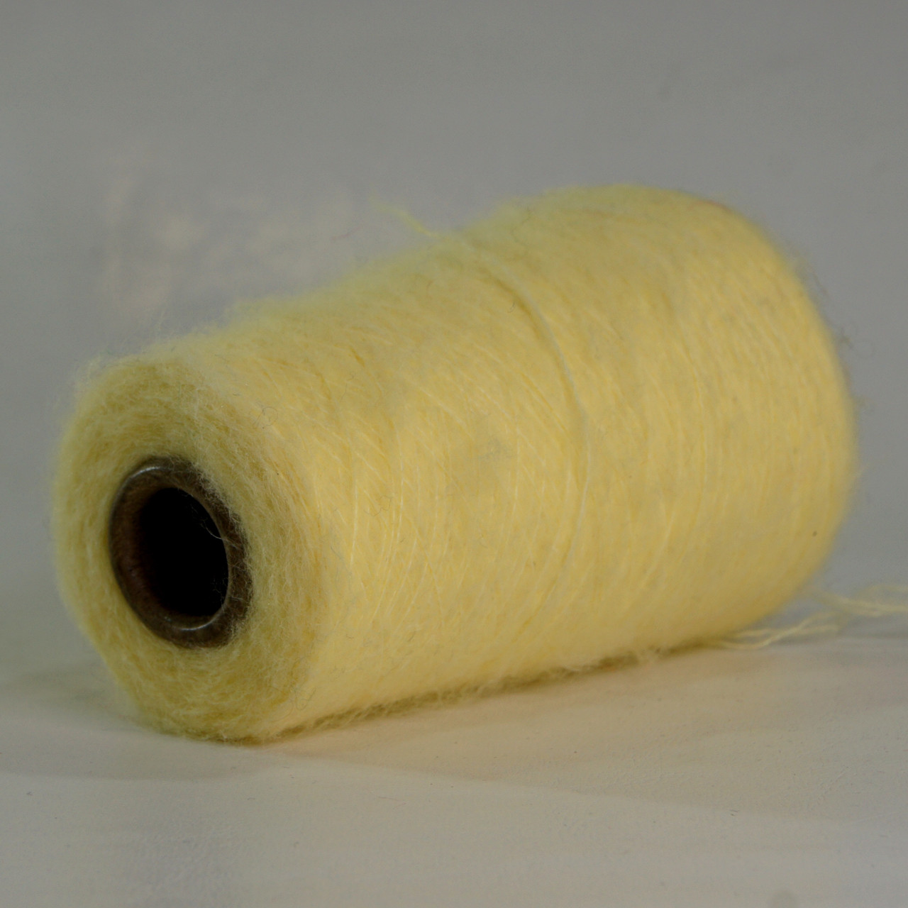 Пряжа: мохер/ПА, сток  Италия, бледно-желтый, 900 м/100 гр.