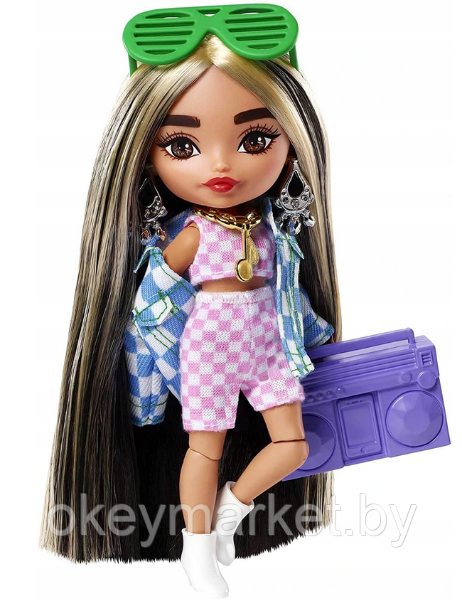 Кукла Barbie Экстра Minis в клетчатом жакете оверсайз HGP64