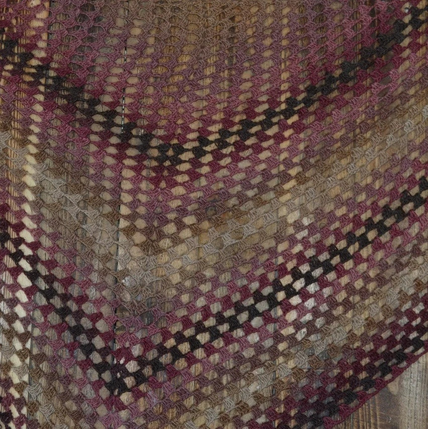 Купить вязаную ажурную цветную шаль крючком ручной работы - фото 1 - id-p86067045